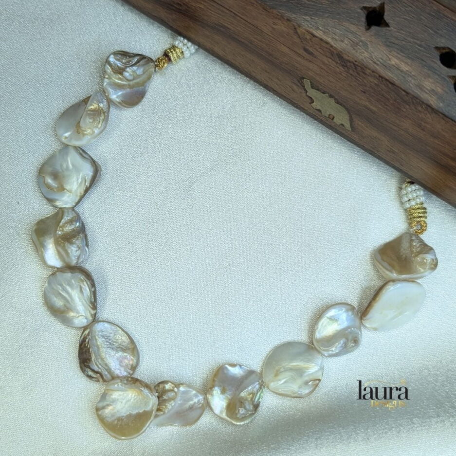 shell pearl necklace