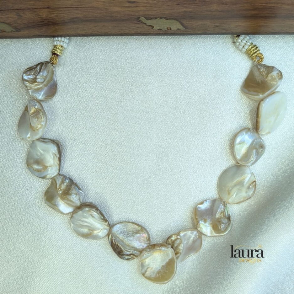 shell pearl necklace