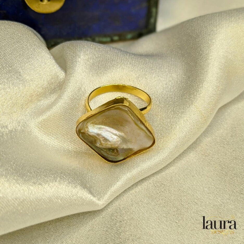 Baroque Pearl ring