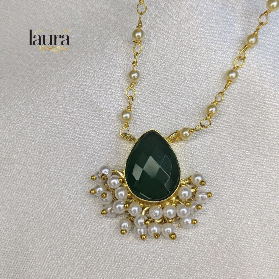 green pendant pearl