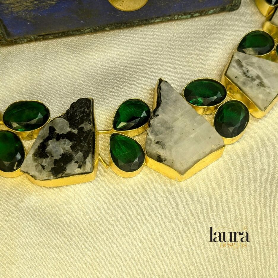 green natural raw stone choker