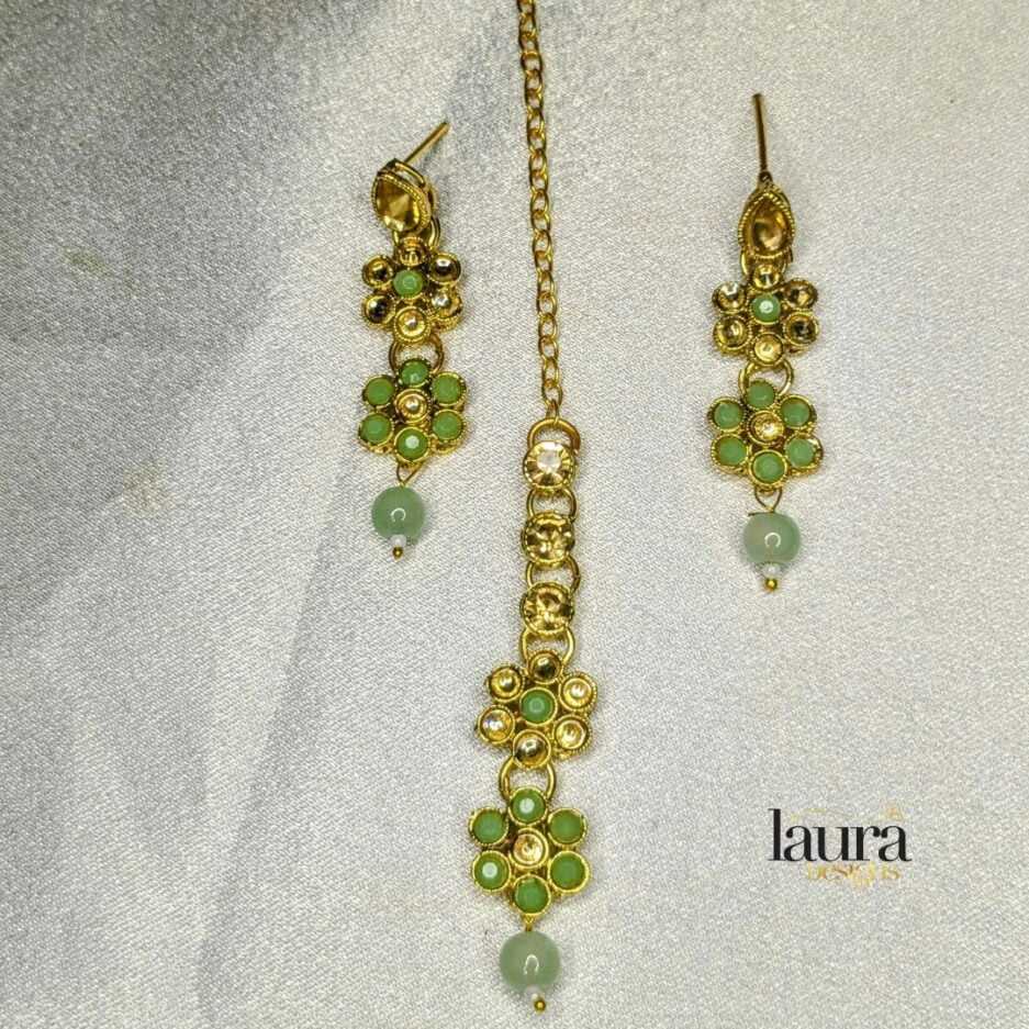 Green floral traditional necklace with mangtikka