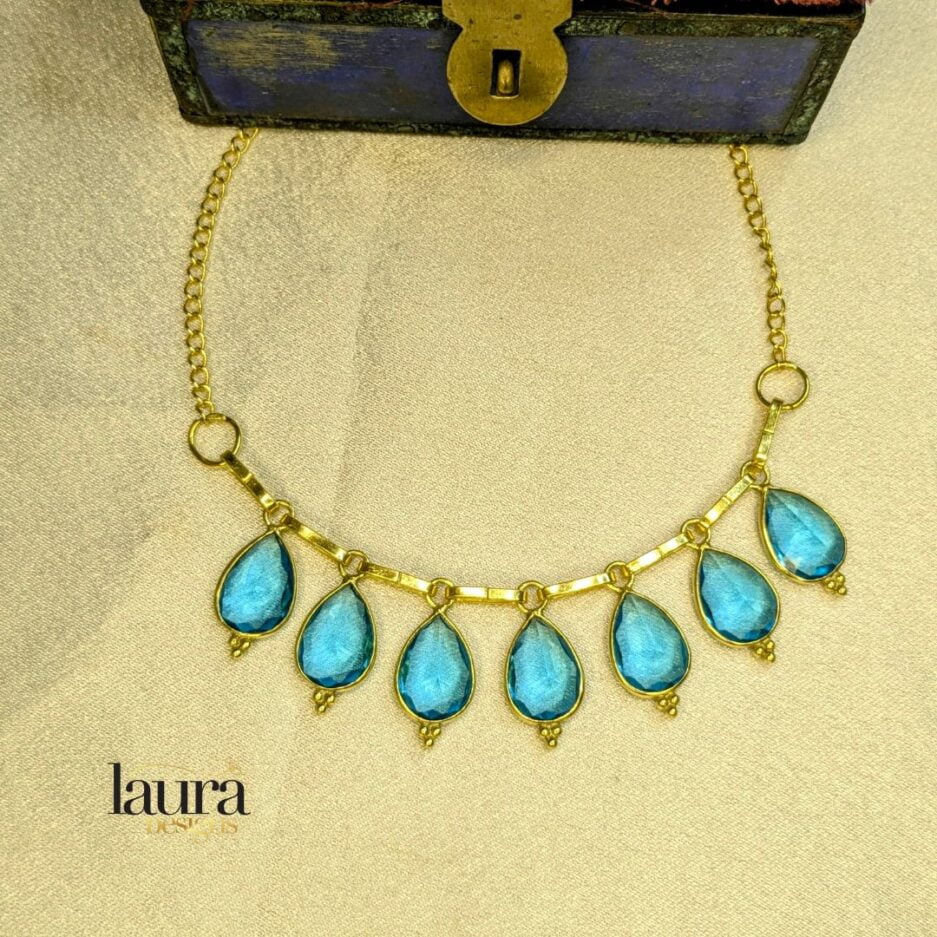Blue stone golden neckpiece