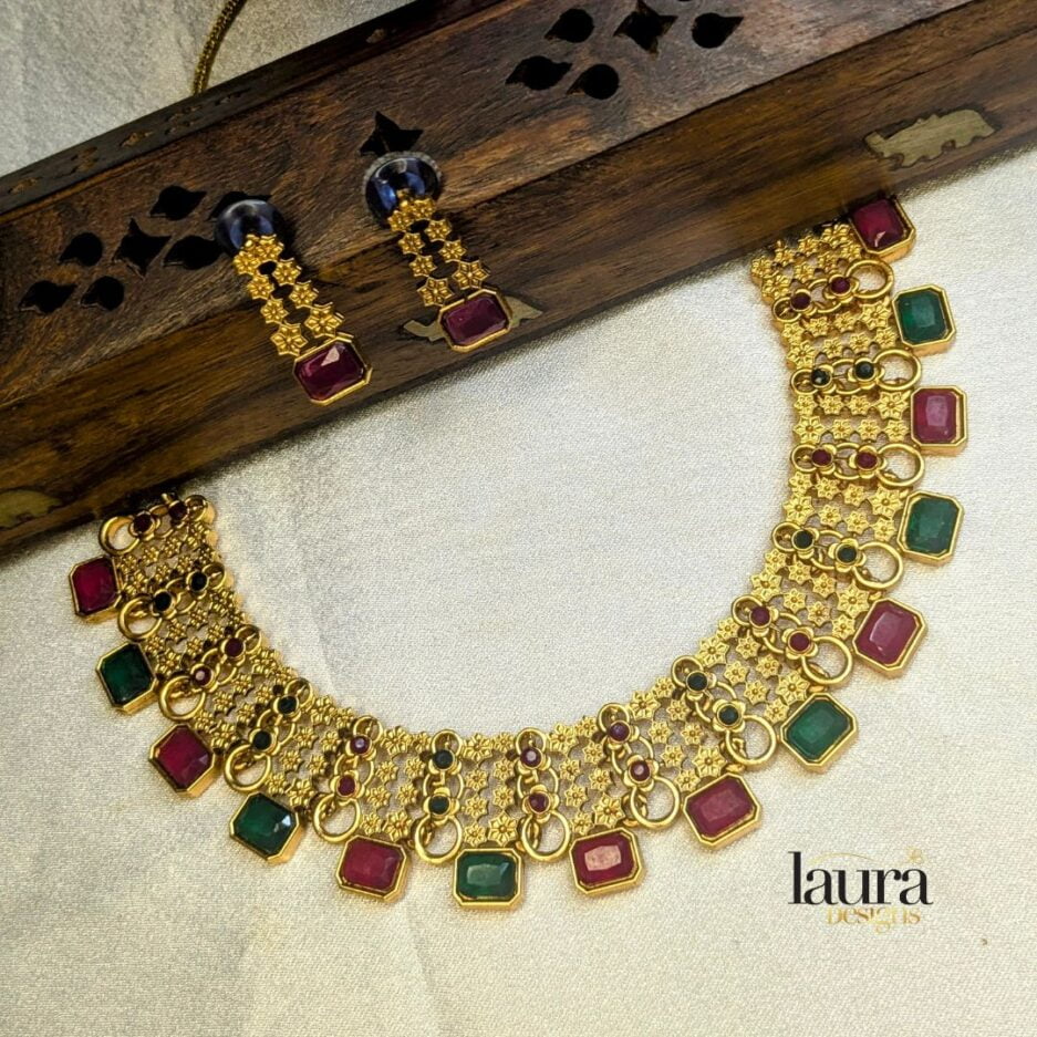 Traditional pink and green stone necklace set