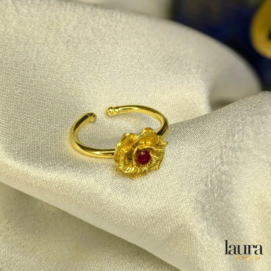 Rose flower adjustable finger ring with red stone