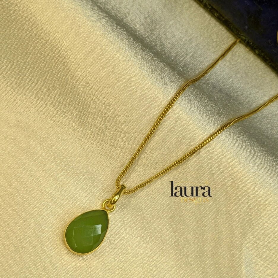 green stone pendant necklace