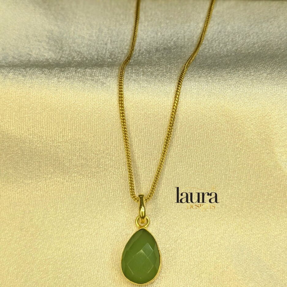 green stone pendant necklace