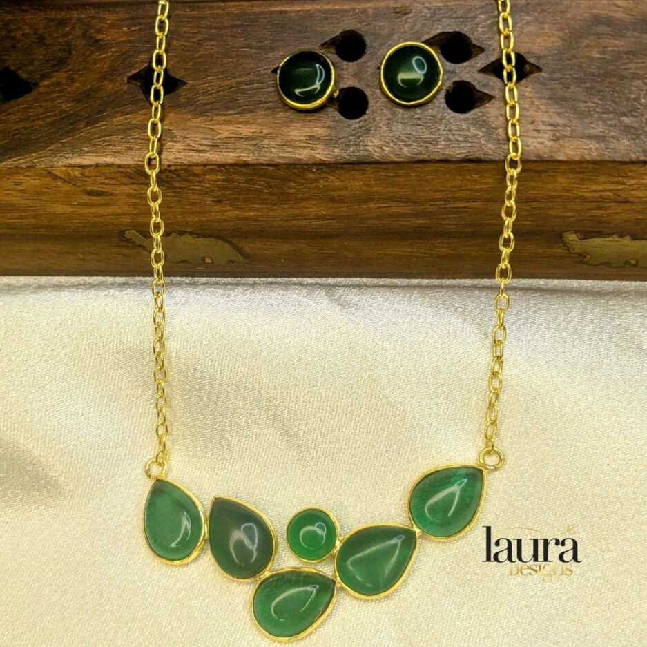 green stone necklace