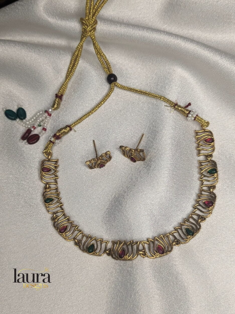 traditional necklace set