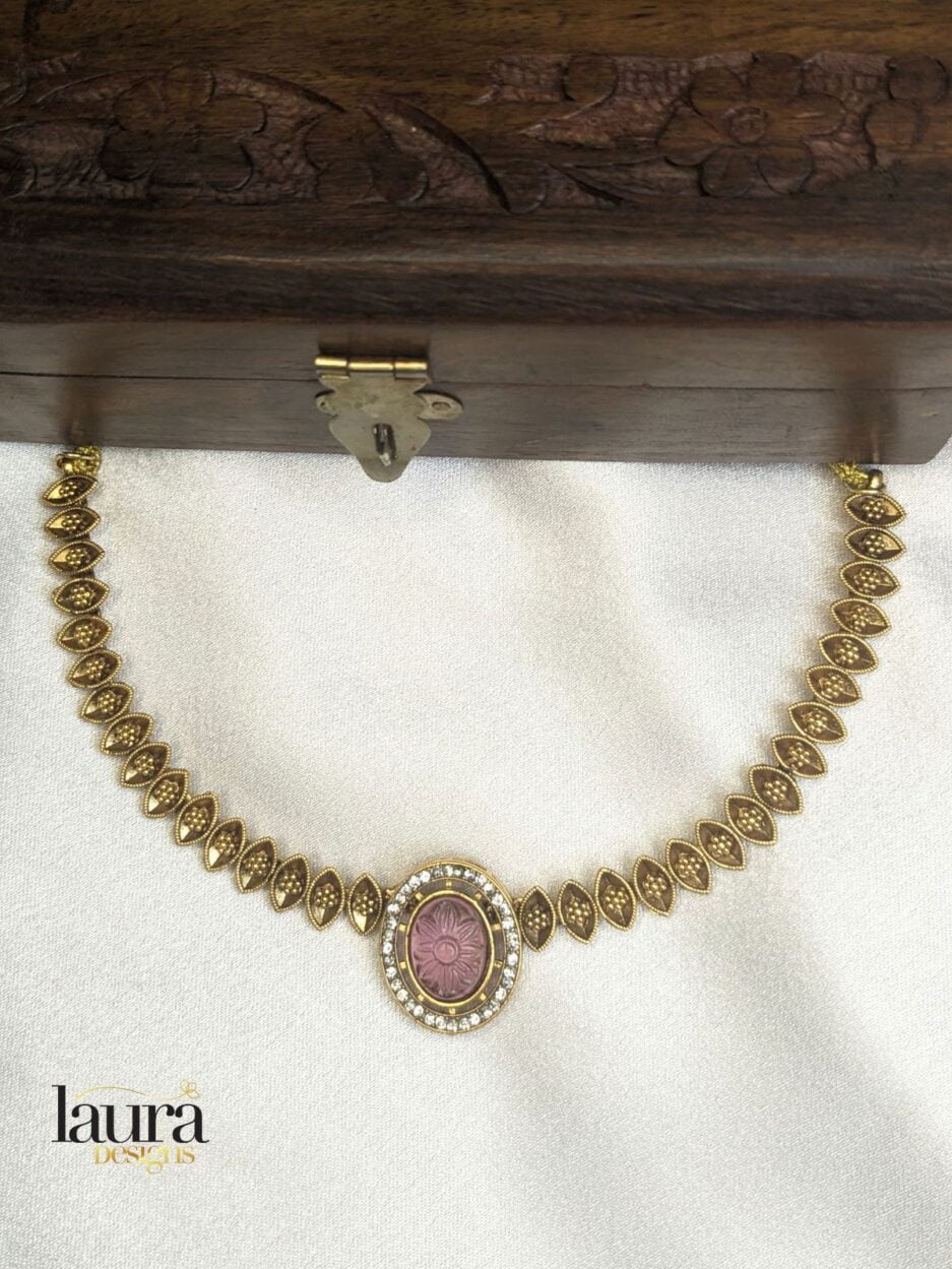 traditional necklace set
