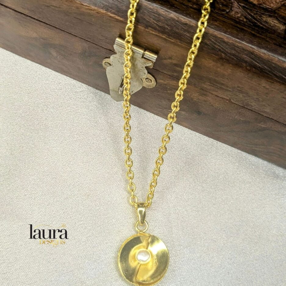 golden pendant set