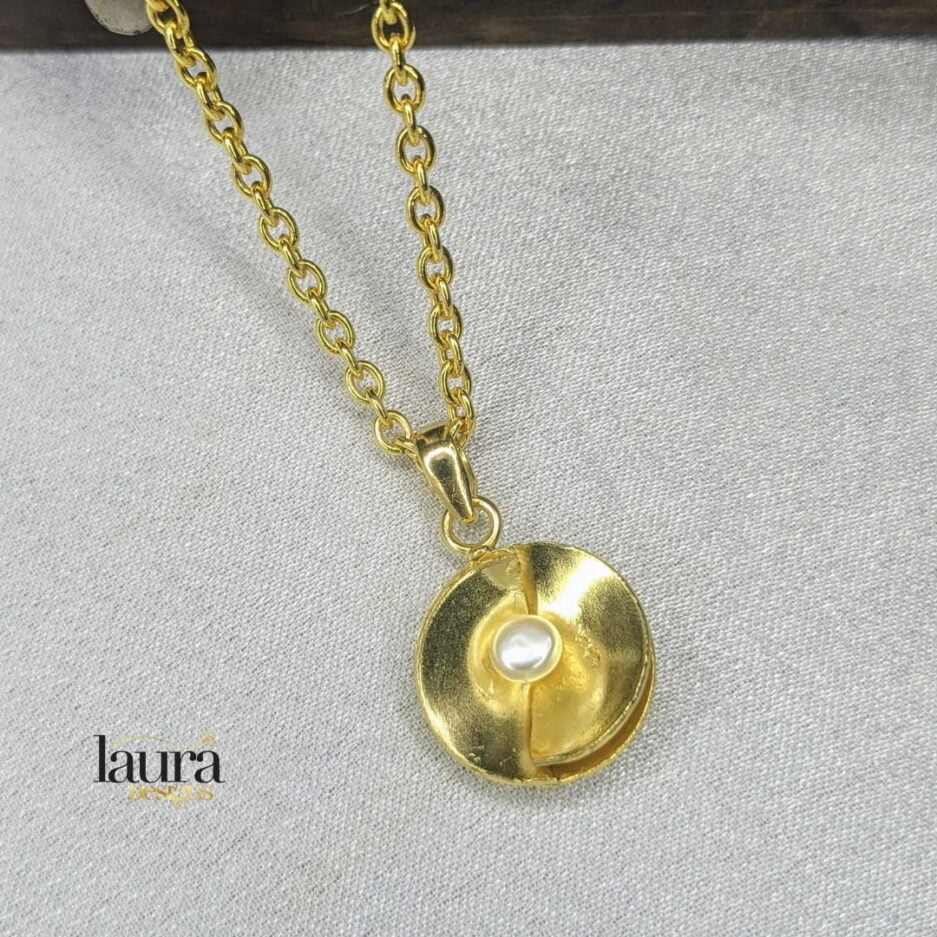 golden pendant set