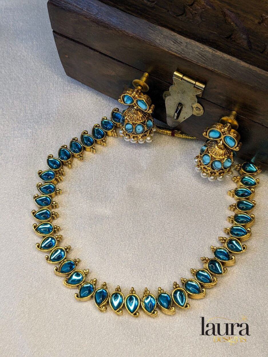 reversible stone necklace set