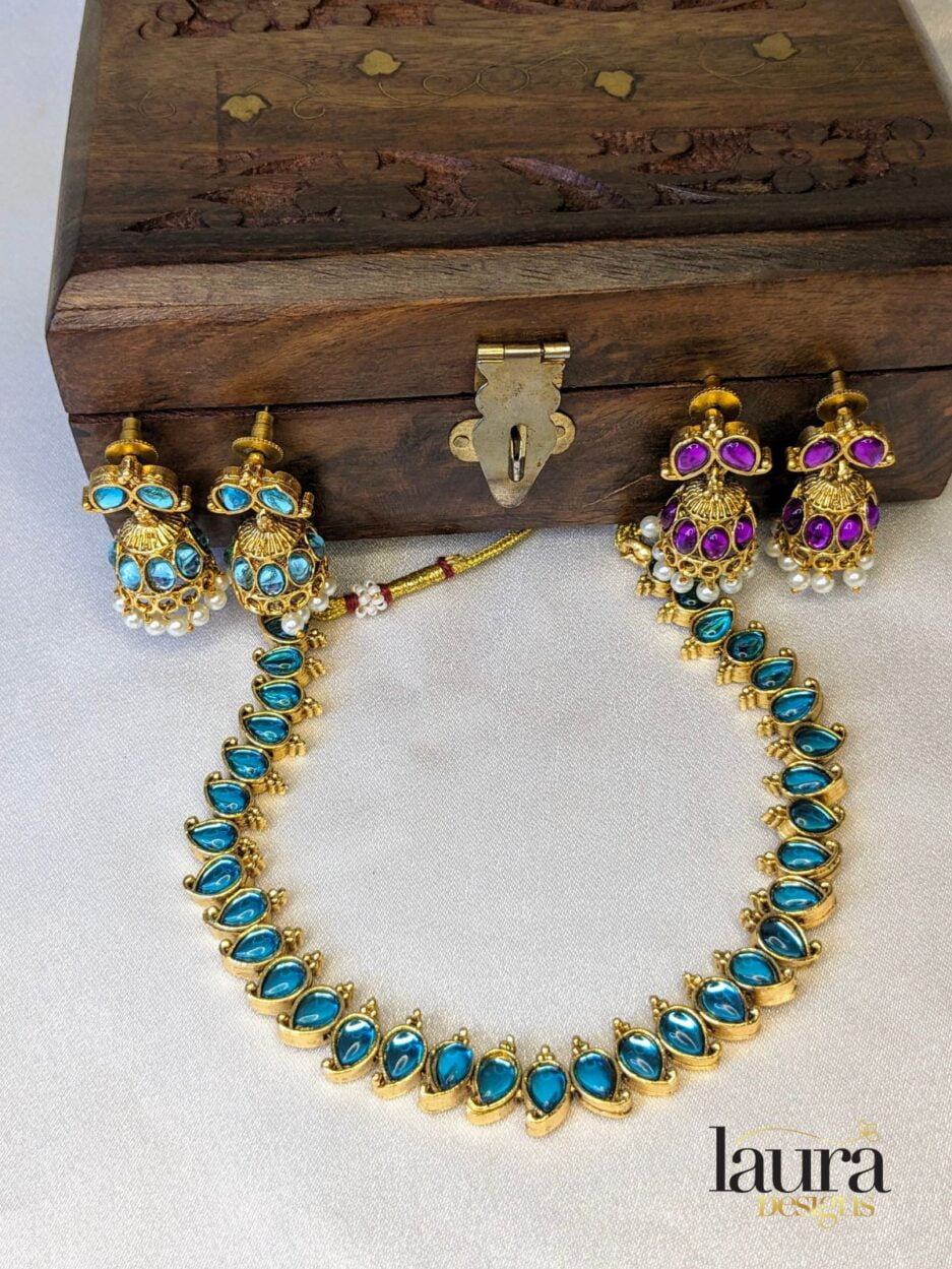 reversible stone necklace set