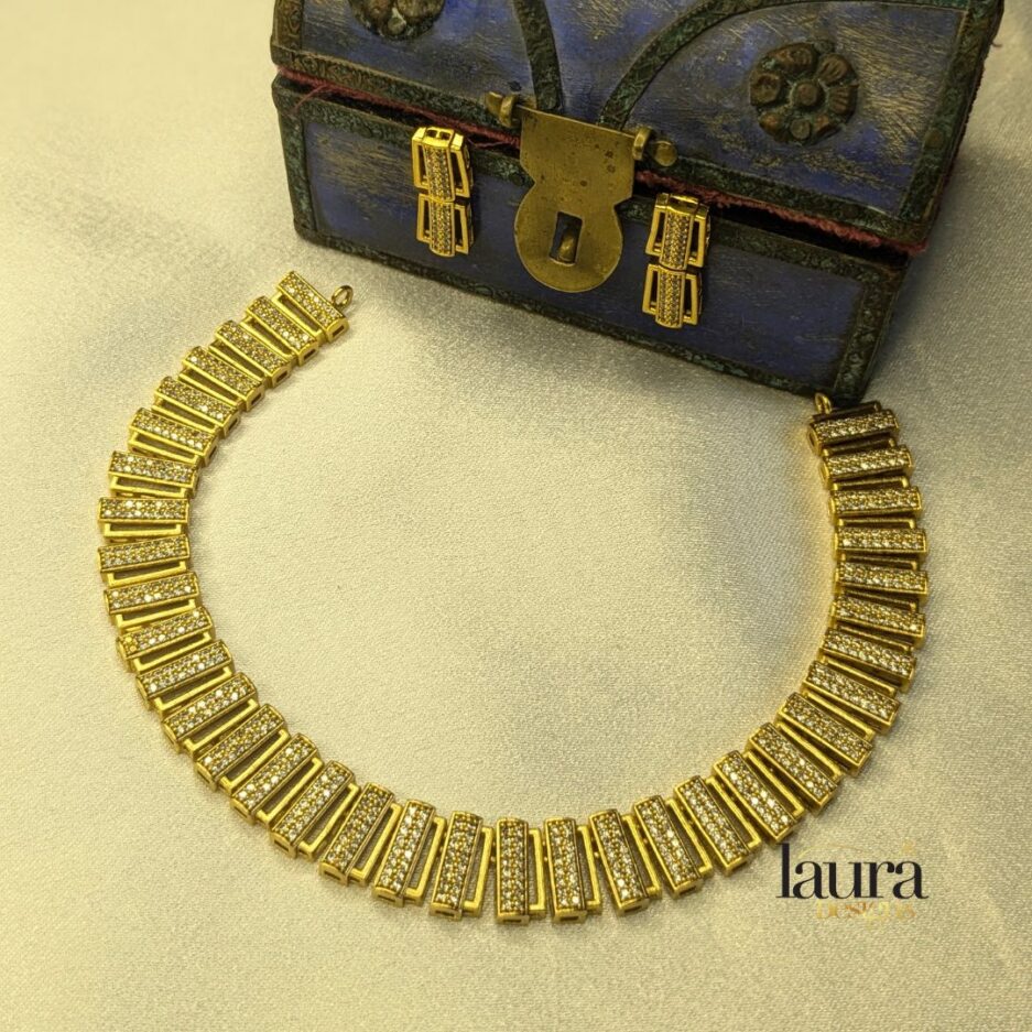 AD Necklace with white stones