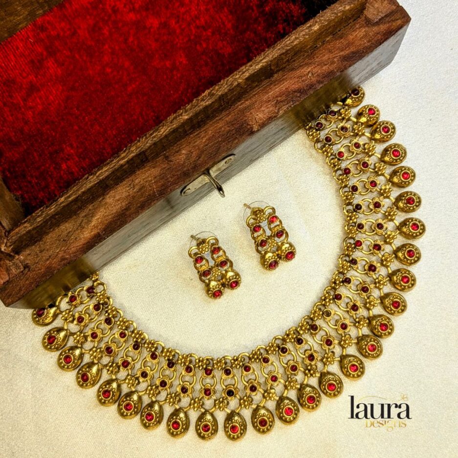 ruby tradiitonal necklace set