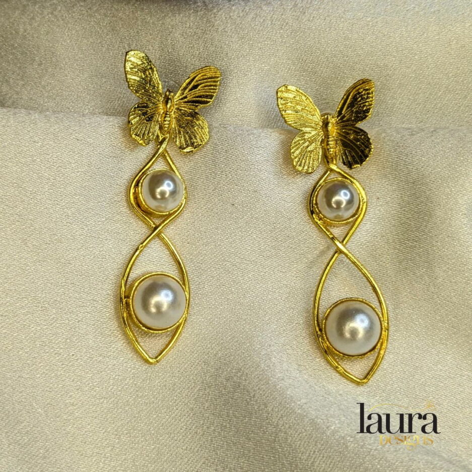 pearl earrings