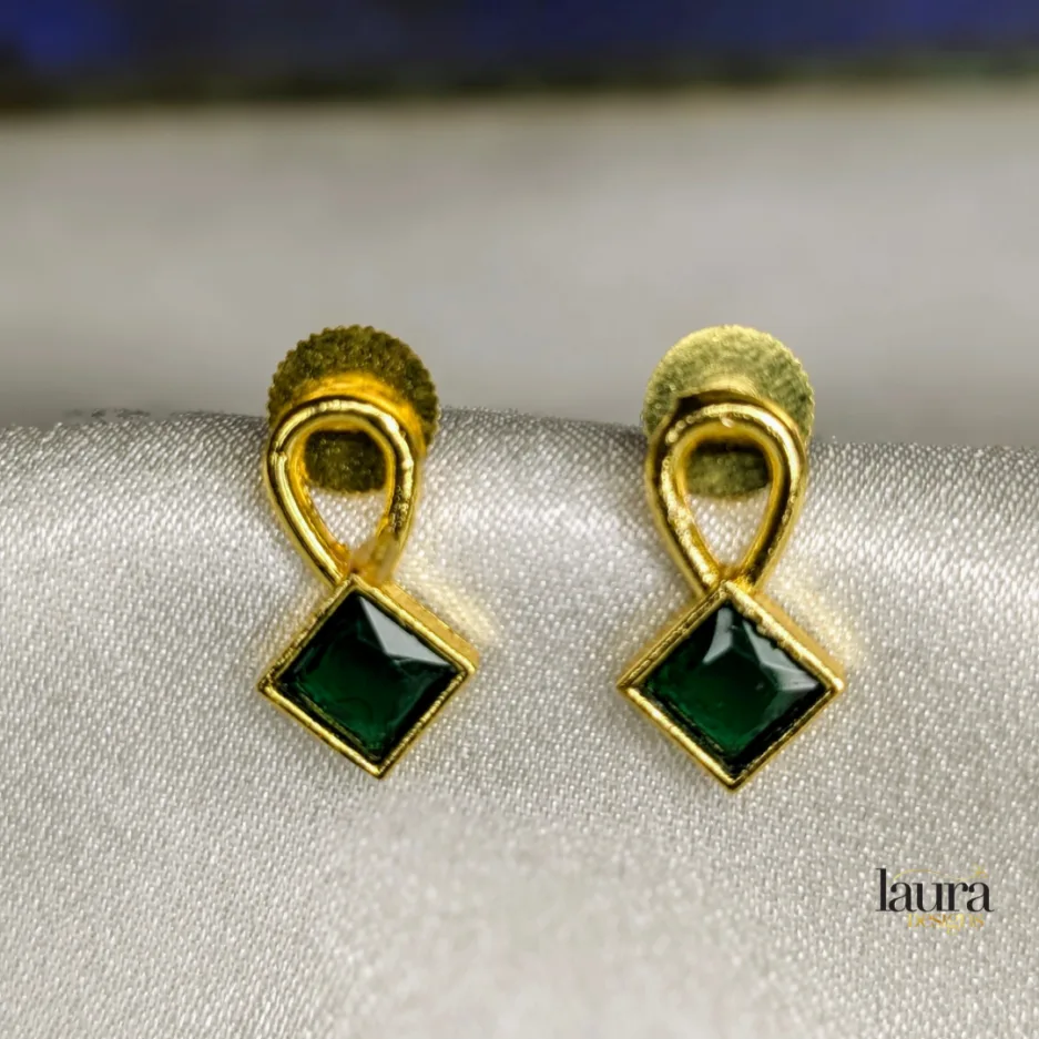 green earrings