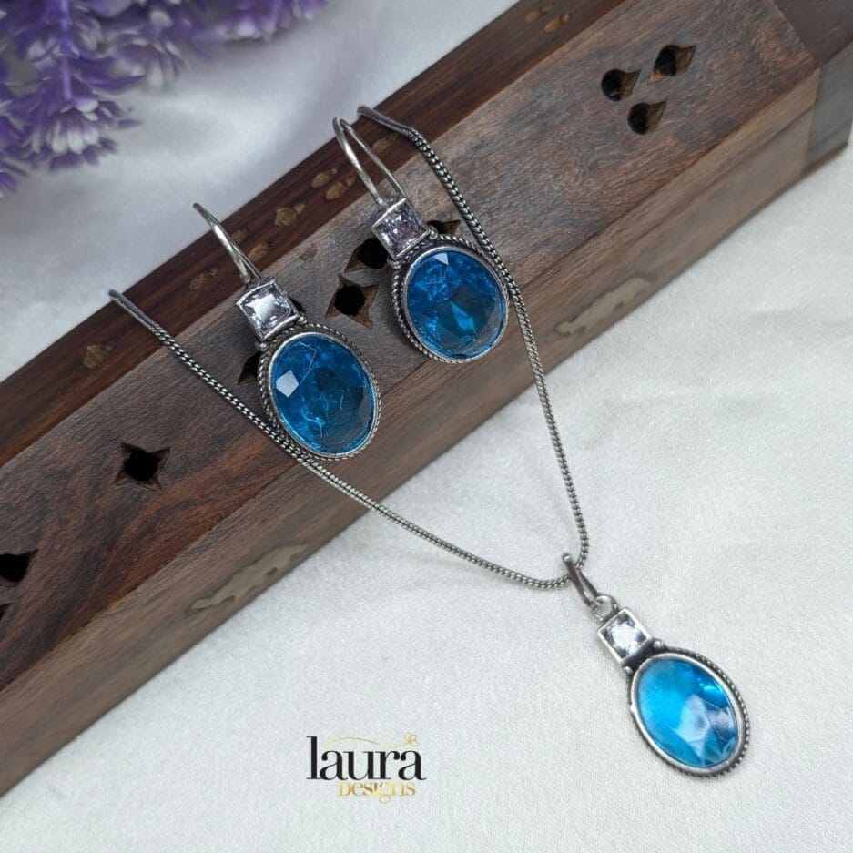 aqua blue pendant set