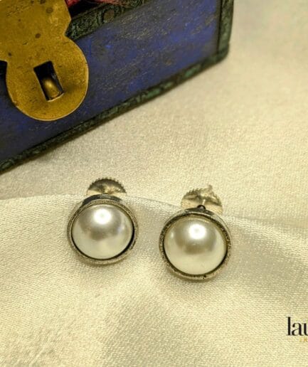 pearl studs