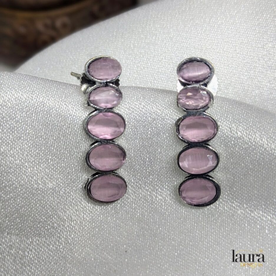 lightpink studs