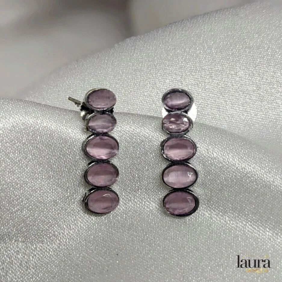 lightpink studs